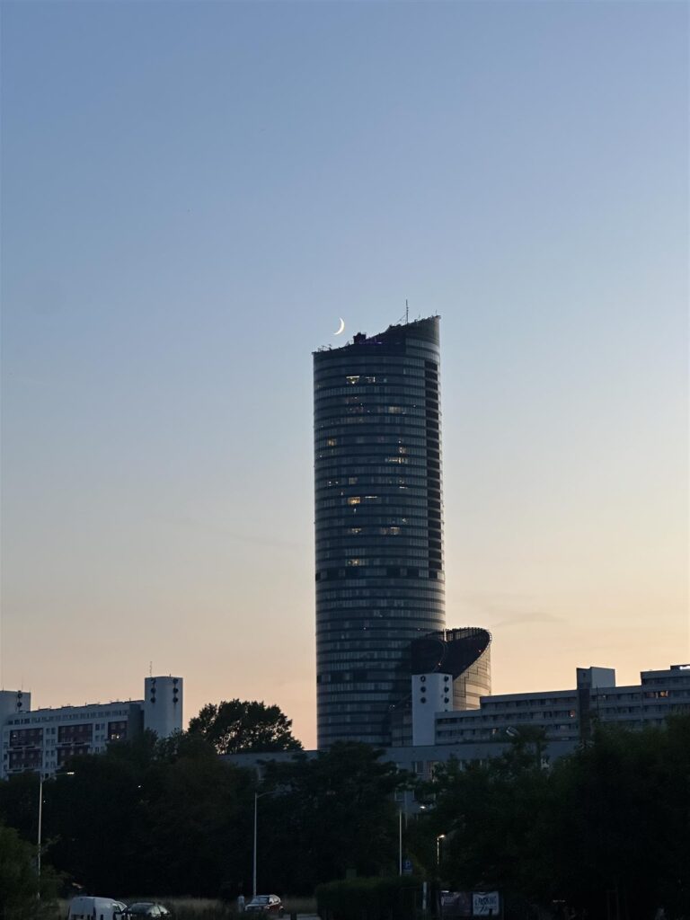 Sky Tower we Wrocławiu